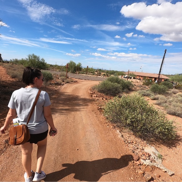 Meet your Posher - Picture 4 of 8